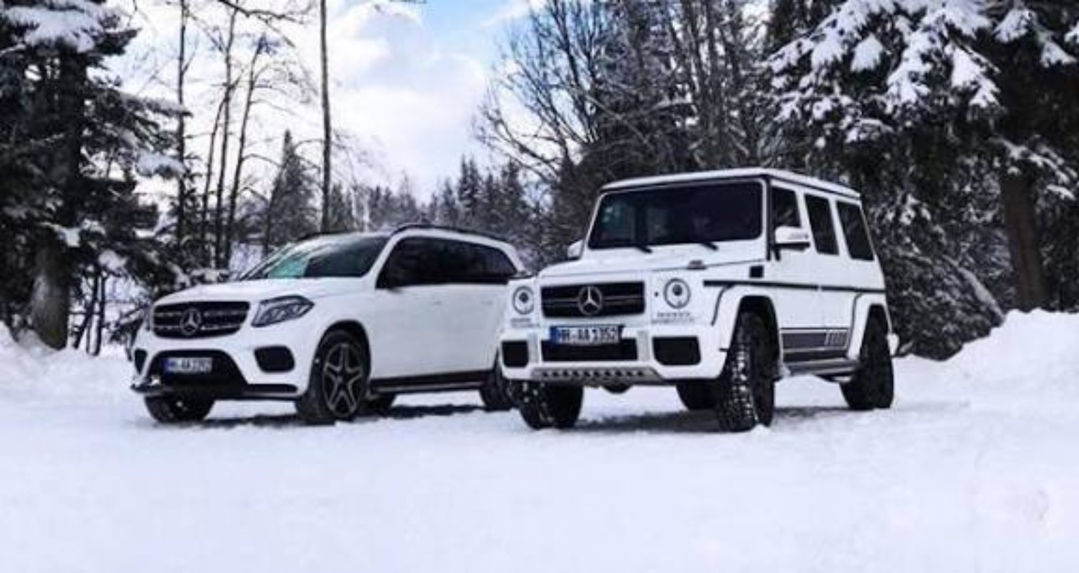 Deux Mercedes neige